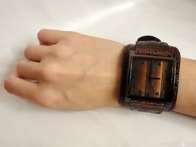 Продам: Продам дизайнерские часы ручной работы.