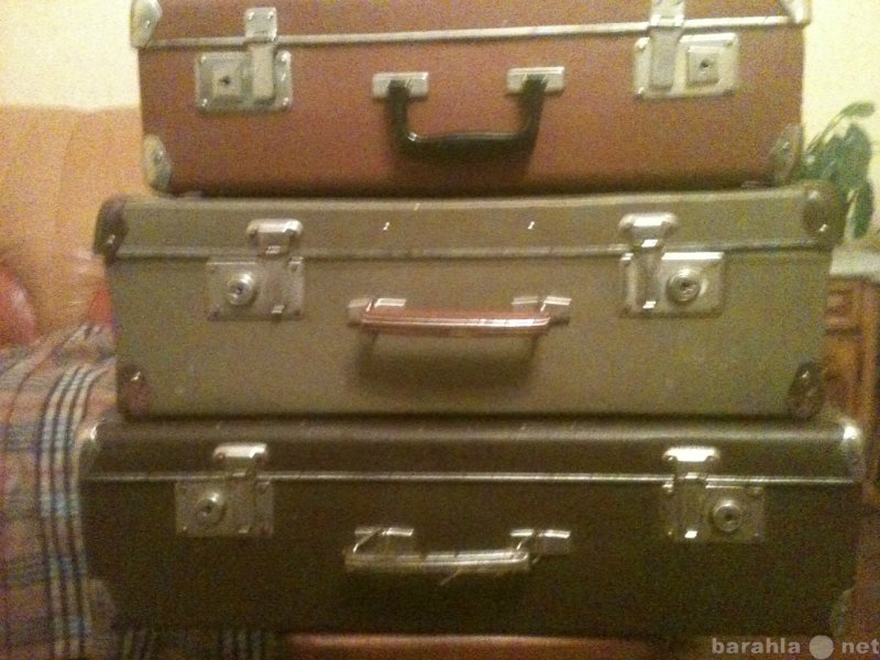Продам: чемоданы