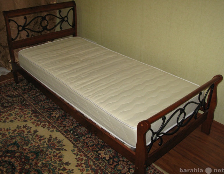 Продам: кровать габариты 90см х 200см