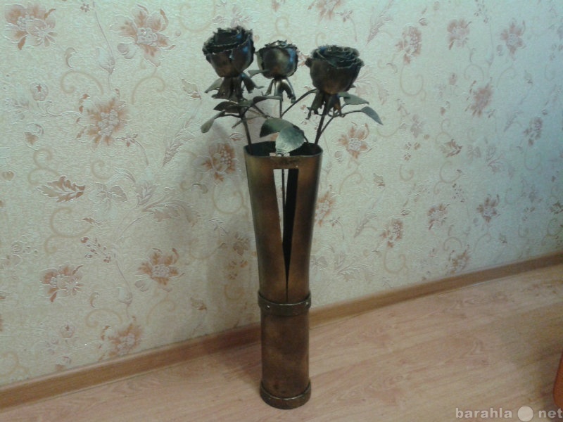 Продам: Кованые розы в вазе.