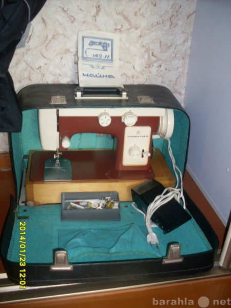 Продам: Швейная машинка Чайка 142М