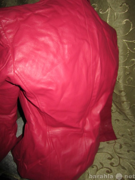Продам: Новая красная кожаная куртка женская
