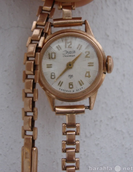 Продам: женские золотые часы "эра"