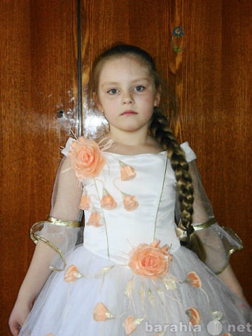 Продам: Детское платье на выпускной в д/с