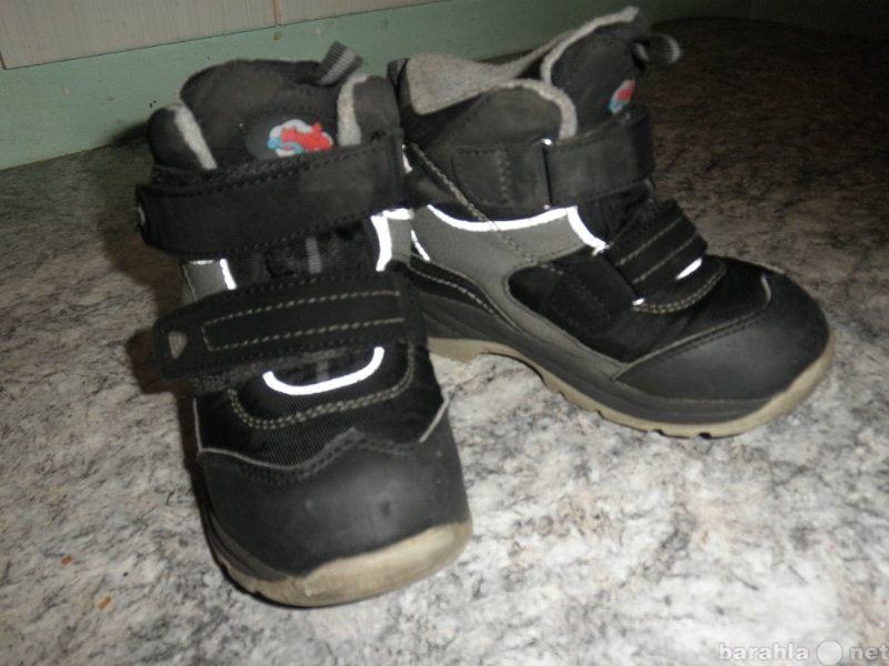 Продам: ботинки на мальчика 26 размера