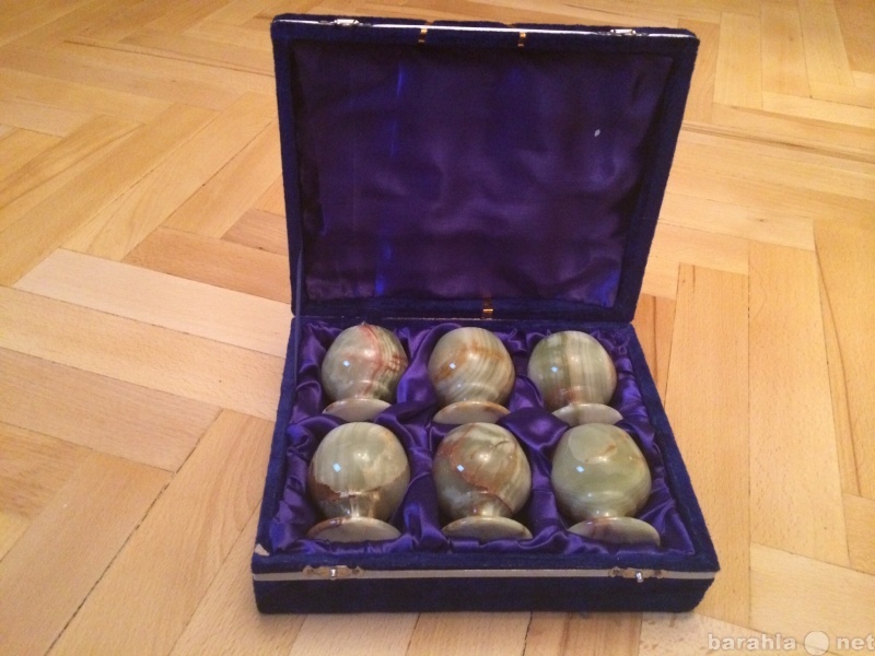 Продам: подарочный набор рюмок из камня оникс