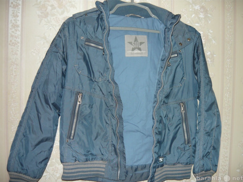 Продам: Куртка демисезонная р.150-158