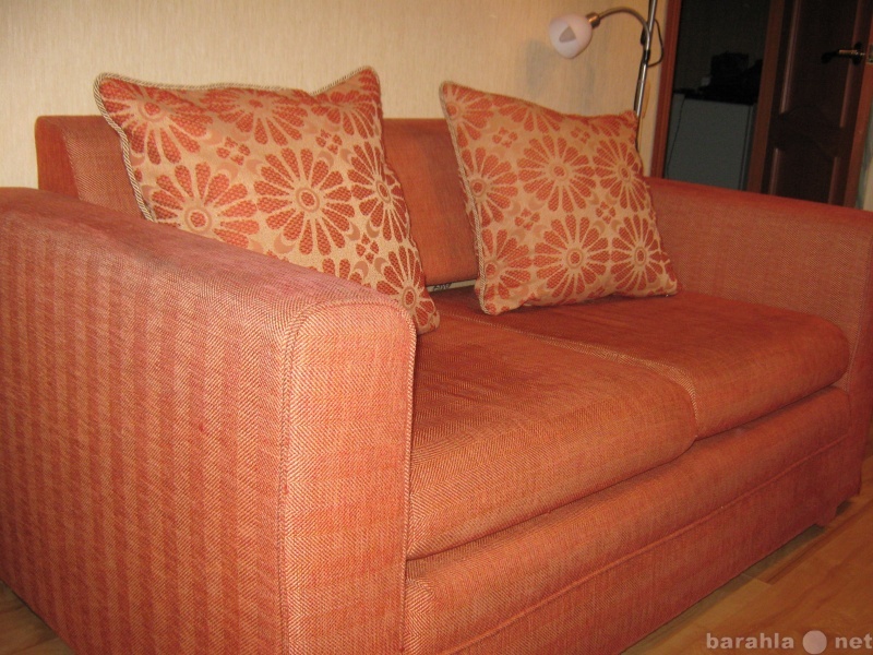 Продам: диван двухместный