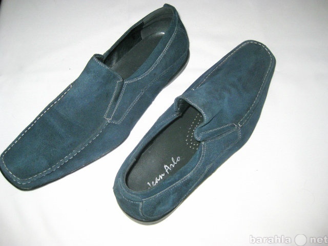 Продам: Ботинки замшевые синие на мягкой подошве