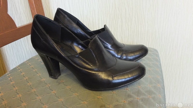 Продам: Черные закрытые туфли на весну р-р 37