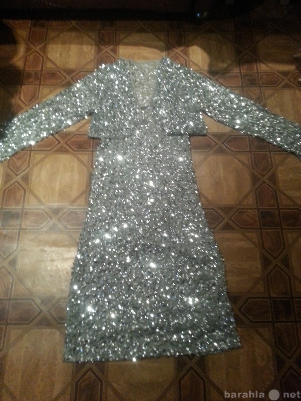 Продам: платье + болеро все в серебряных паетках