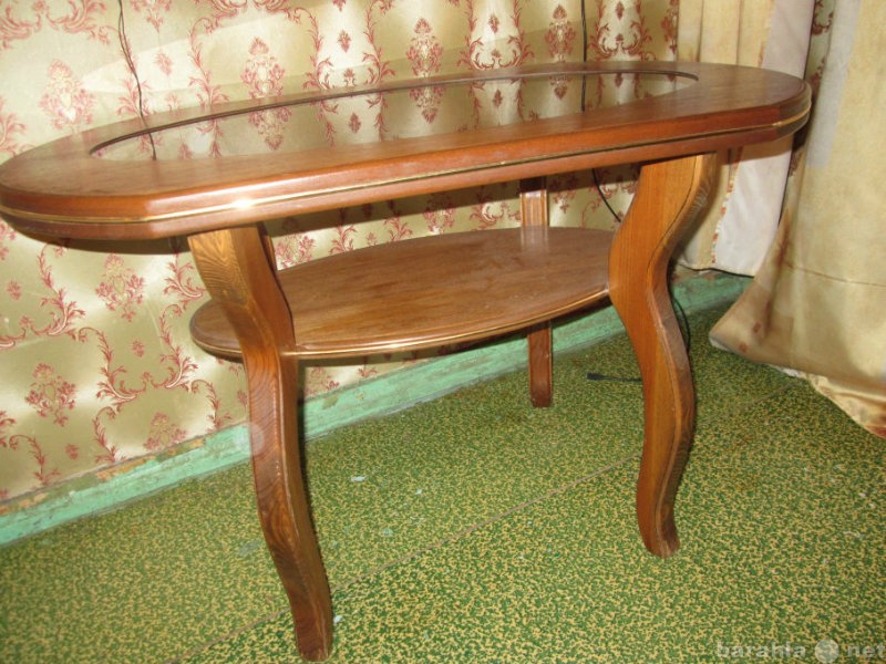 Продам: Отличный винтажный деревянный столик