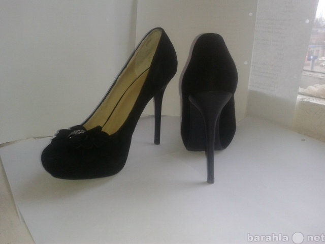 Продам: черные велюровые туфли