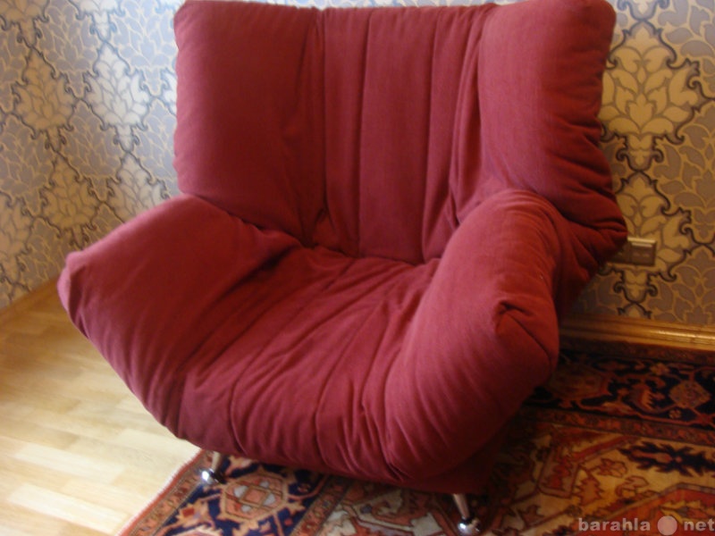 Продам: диван + 2 кресла + банкетка