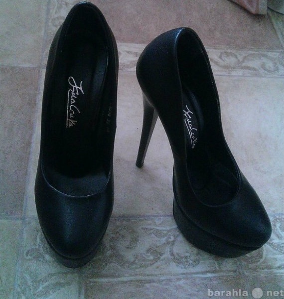 Продам: Чёрные туфли на высоком каблуке