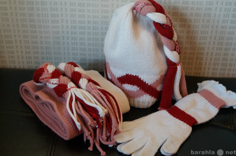 Продам: Шапка с шарфом и перчатками (комплект)