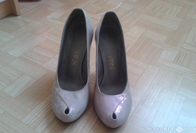 Продам: Красивые туфельки на миниатюрную девушку