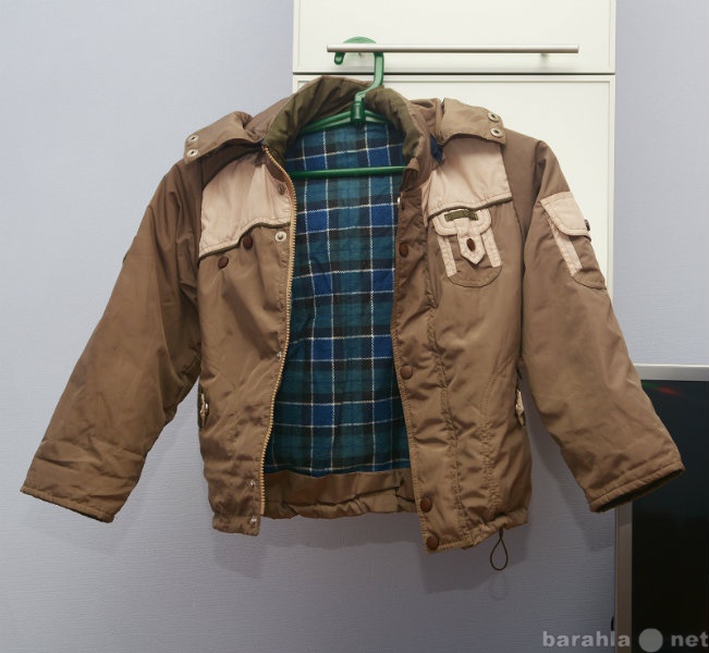 Продам: Куртка на мальчика 4-6 лет