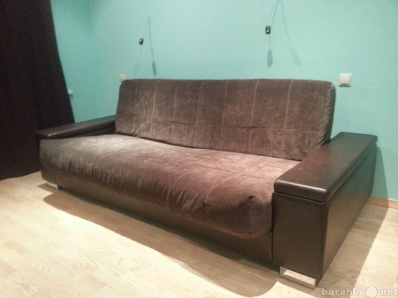 Продам: двуспальный диван