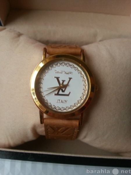 Продам: Женские часы Louis Vuitton