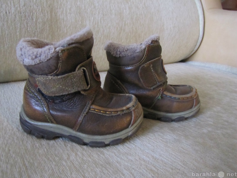 Продам: Теплые ботинки темно-коричневого цвета