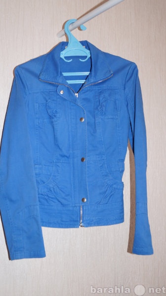 Продам: женская джинсовая куртка