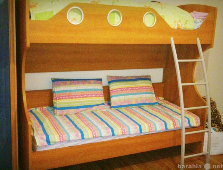 Продам: Двухъярусная детская/подростковая кроват