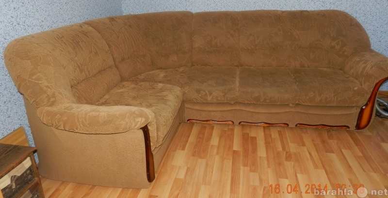 Продам: 89048169174 угловой диван с креслом