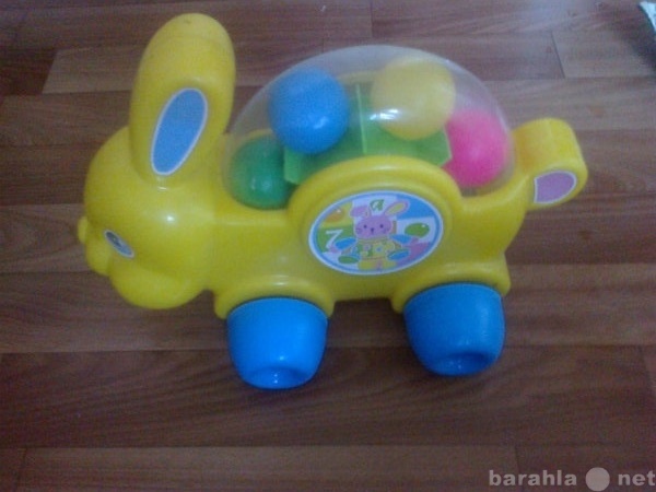 Продам: Продам игрушку-зайку на колесах