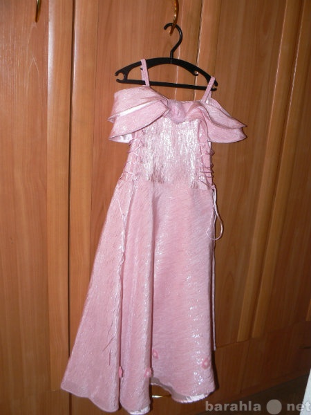 Продам: праздичное платье для девочки