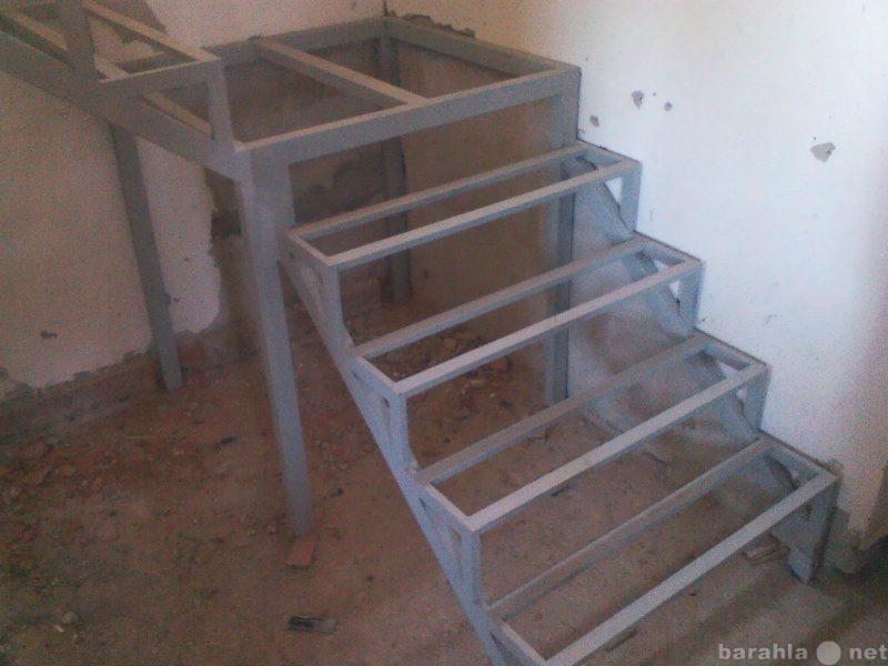 Продам: Изготовление лестниц на метало каркасе