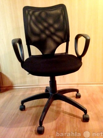 Продам: Офисная мебель столы тумбы кресла