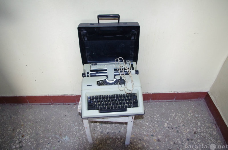 Продам: Пишущая машинка "Ивица"