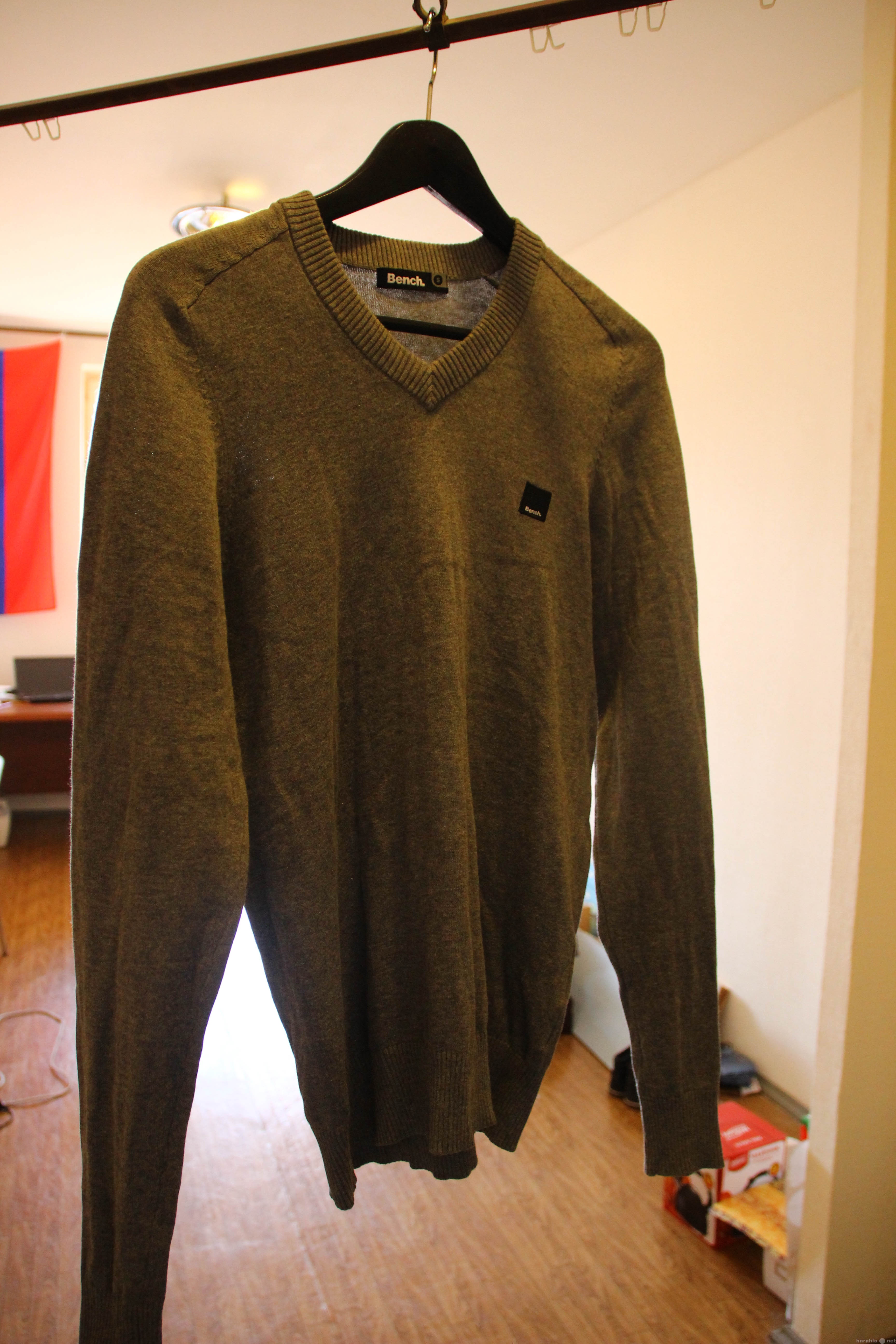 Продам: Серый свитер Bench