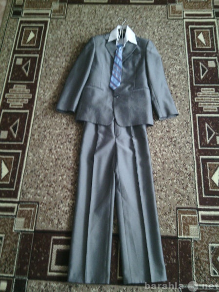 Продам: Продам костюм серый-800 (руб) торг