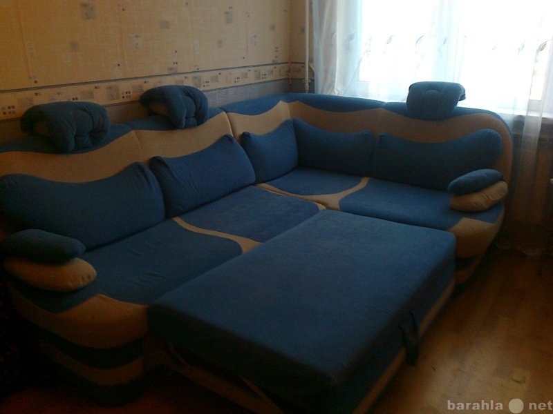 Продам: двухспальный угловой  диван