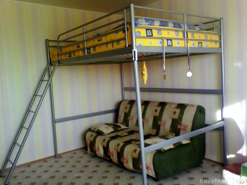 Продам: Детская кровать-чердак (140*200)