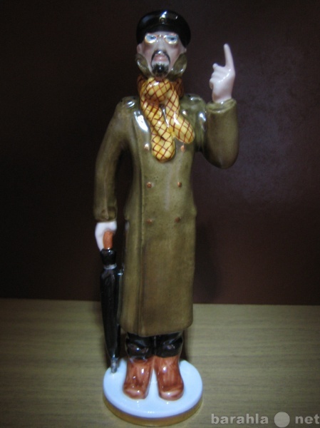 Продам: статуэтка Человек в футляре ЛФЗ
