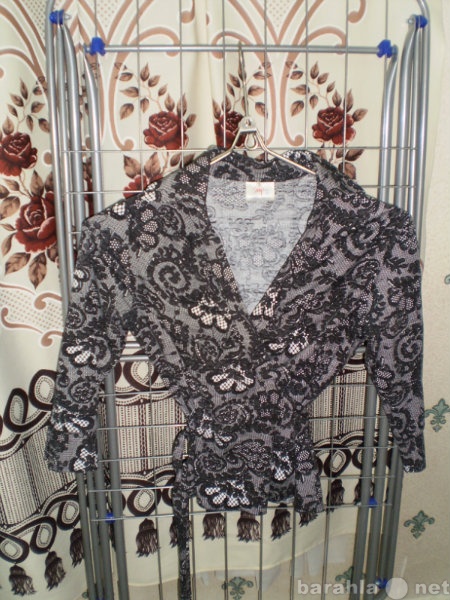 Продам: Блузка стильная черно-белая