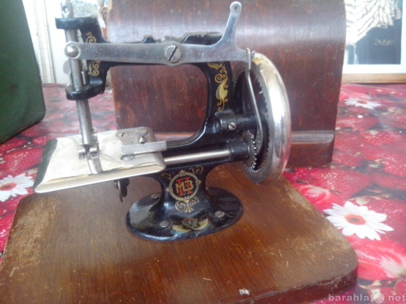 Продам: детская швейная машинка