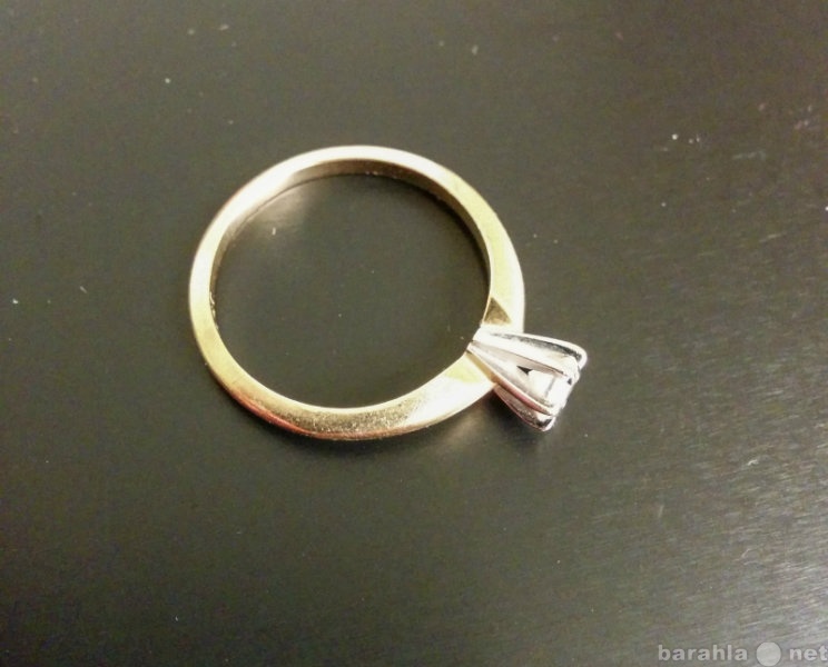 Продам: Золотое кольцо с бриллиантом 0.3 карата
