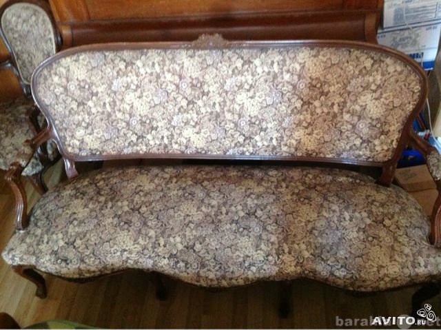 Продам: Трехместный антикварный салонный диван