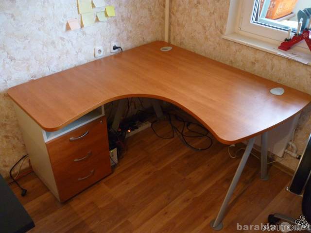 Продам: Компьютерный/письменный стол