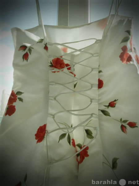 Продам: Платье для выпускного, цветочный рисунок
