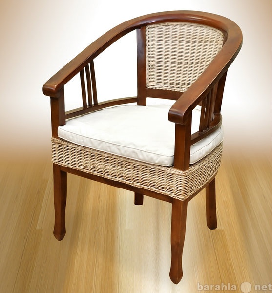 Продам: Кресло из массива и натурального ротанга