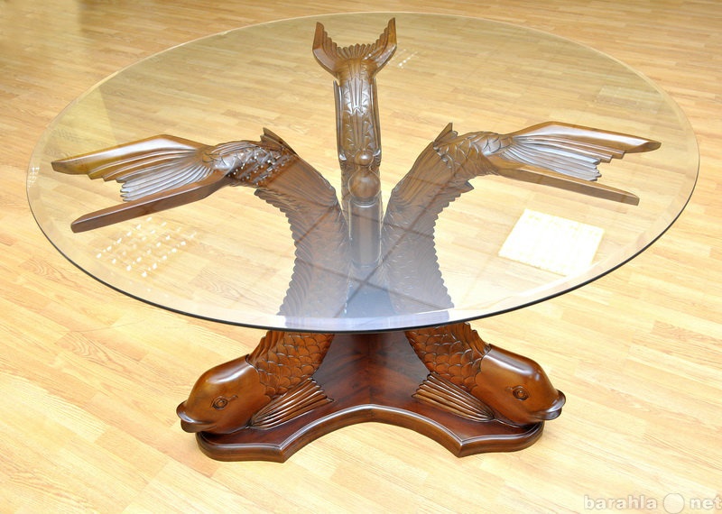 Продам: Круглый стол из массива со стеклом.