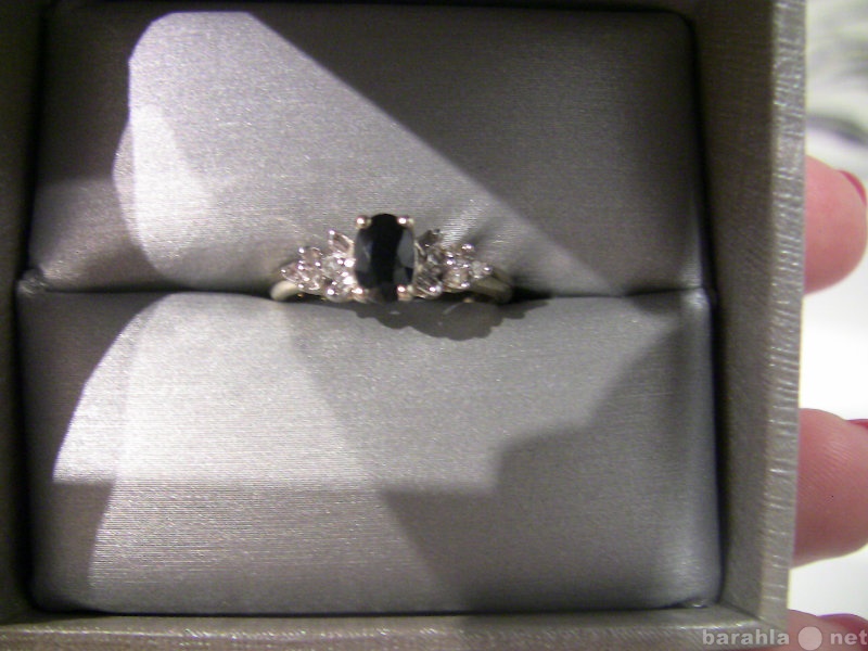 Продам: Золотое кольцо с сапфиром и бриллиантами