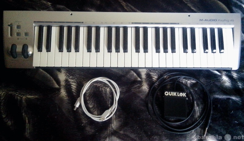 Продам: Midi-клавиатура M-Audio KeyRig 49 + педа
