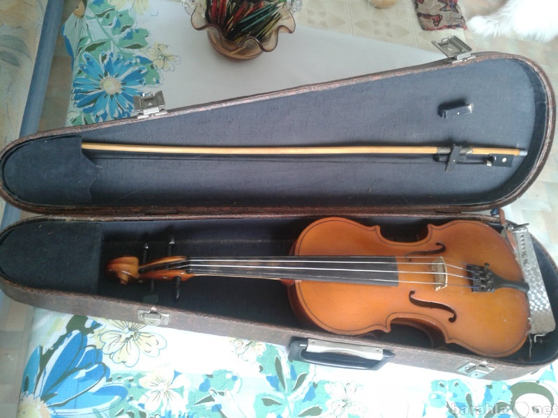 Продам: скрипка 4/4 деревянная в жестком футляре