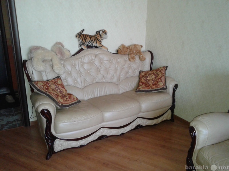 Продам: Кожаный диван и кресла